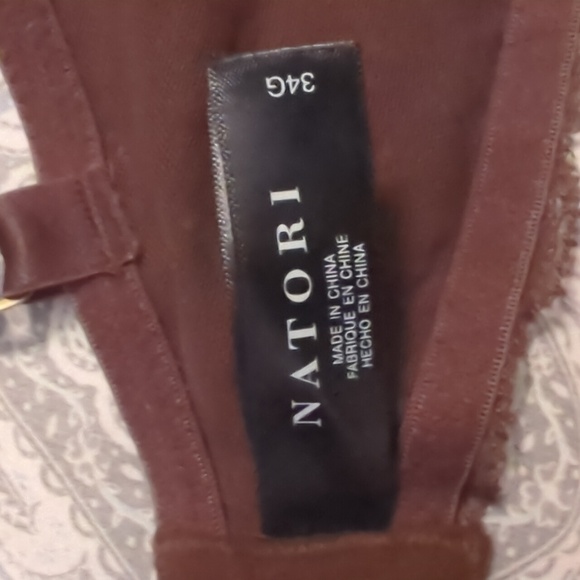 Lot Of 16 Bras. 13 are Natori. 3 are Victorias secret VGUC. All for only $60!!!! - Picture 14 of 17